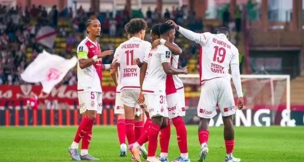 紧随拜仁4-0,利物浦5-1,皇马1-0横扫尤文3连胜,欧冠最新积分榜揭晓
        
    紧随拜仁4-0,利物浦5-1,皇马1-0横扫尤文3连胜,欧冠最新积分榜揭晓